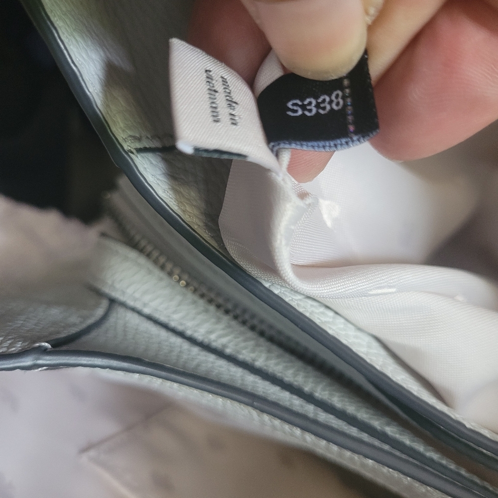 Kate Spade Leila Light Blue 3 Compartment leather double handle shoulder bag. - Picture 6 of 9